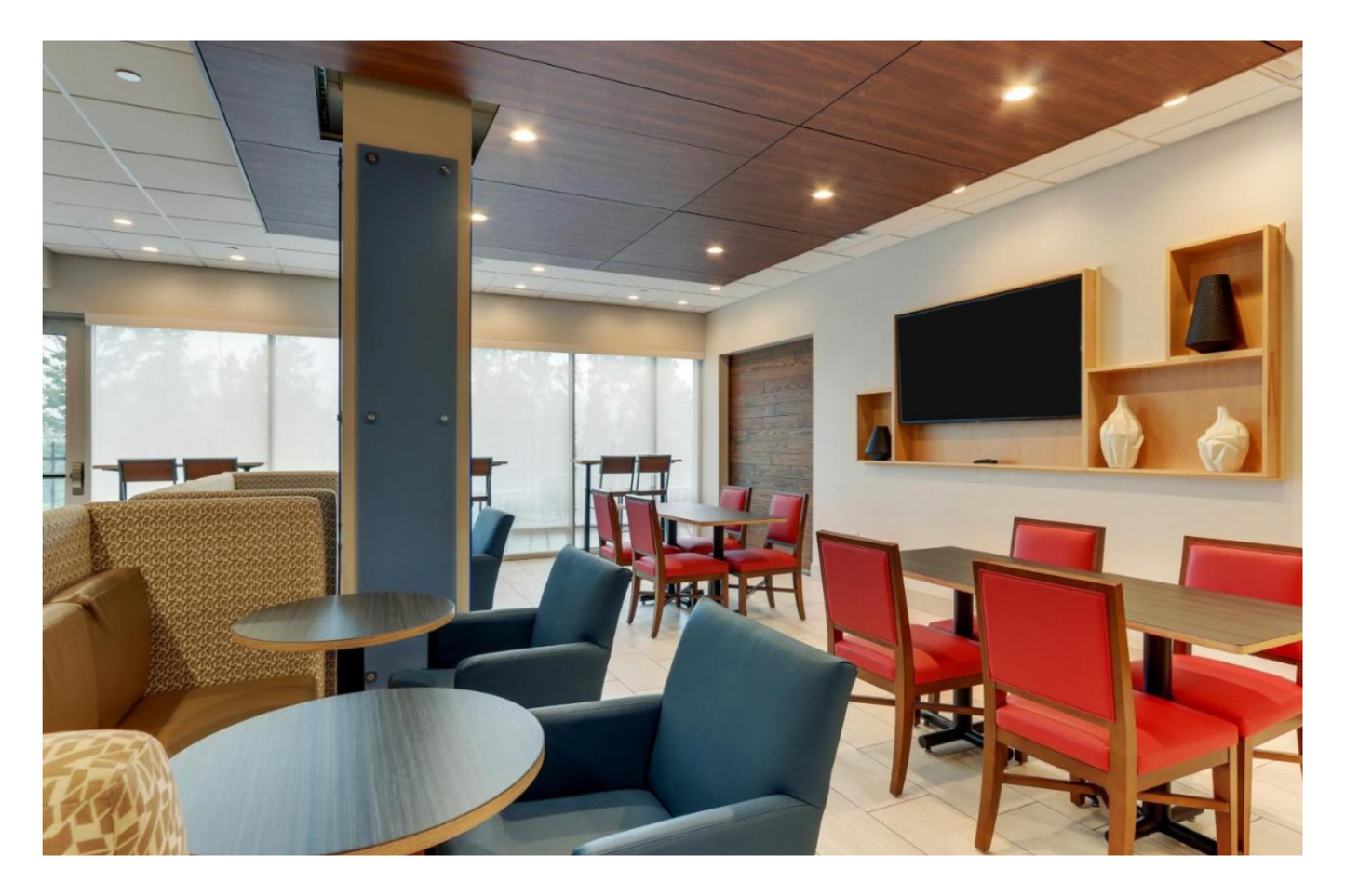 Holiday Inn Express & Suites
